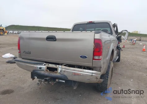 2002 Ford F-350 Lariat/Xl/Xlt z USA, uszkodzony, nr VIN 1FTSX31F02ED19445